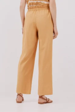 Pantalón pinzas con cinturón