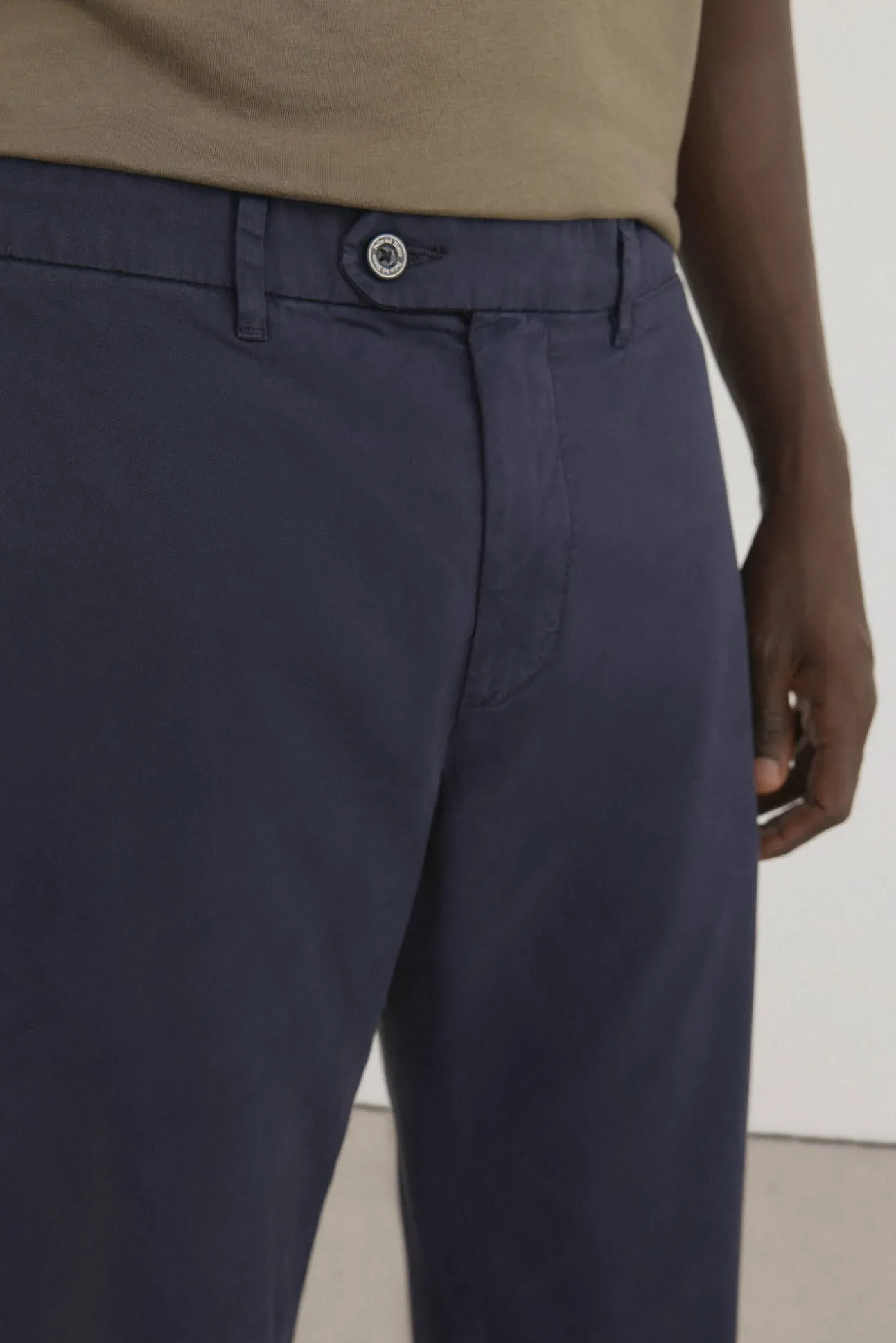 Pantalón premium chino ligero regular fit