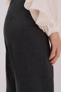 Pantalón punto roma espiga