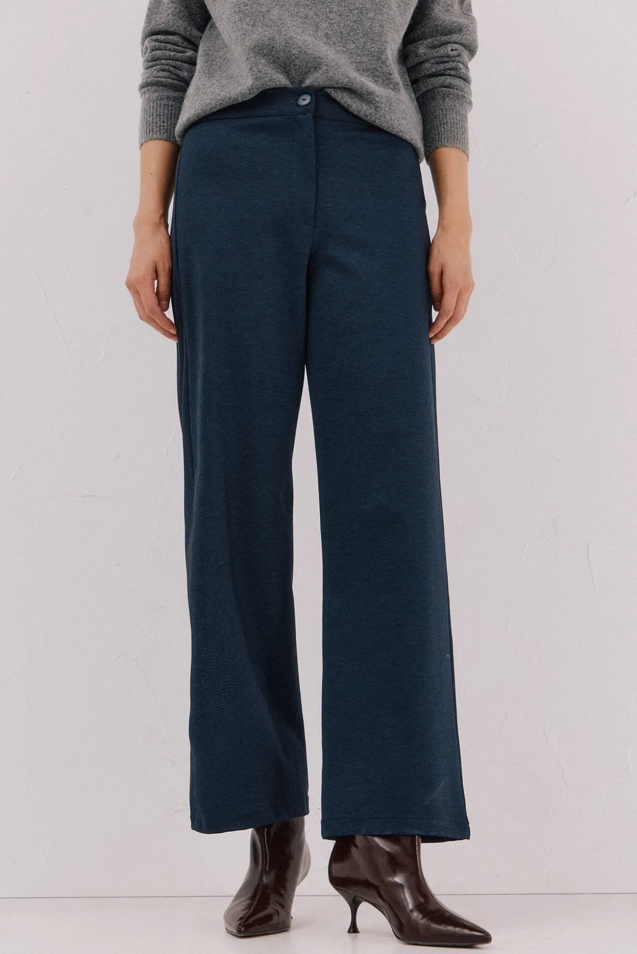 Pantalón punto roma espiga