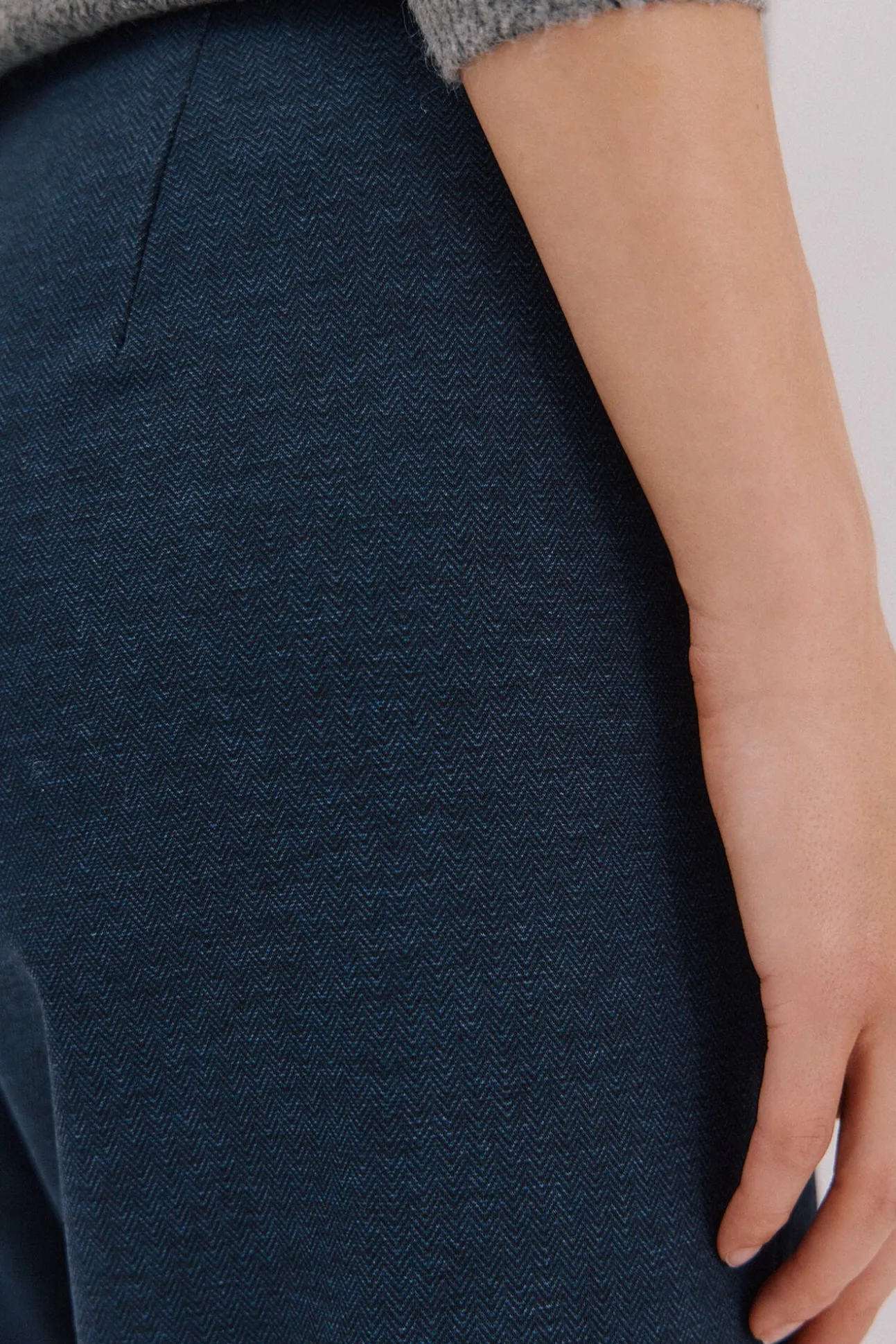 Pantalón punto roma espiga