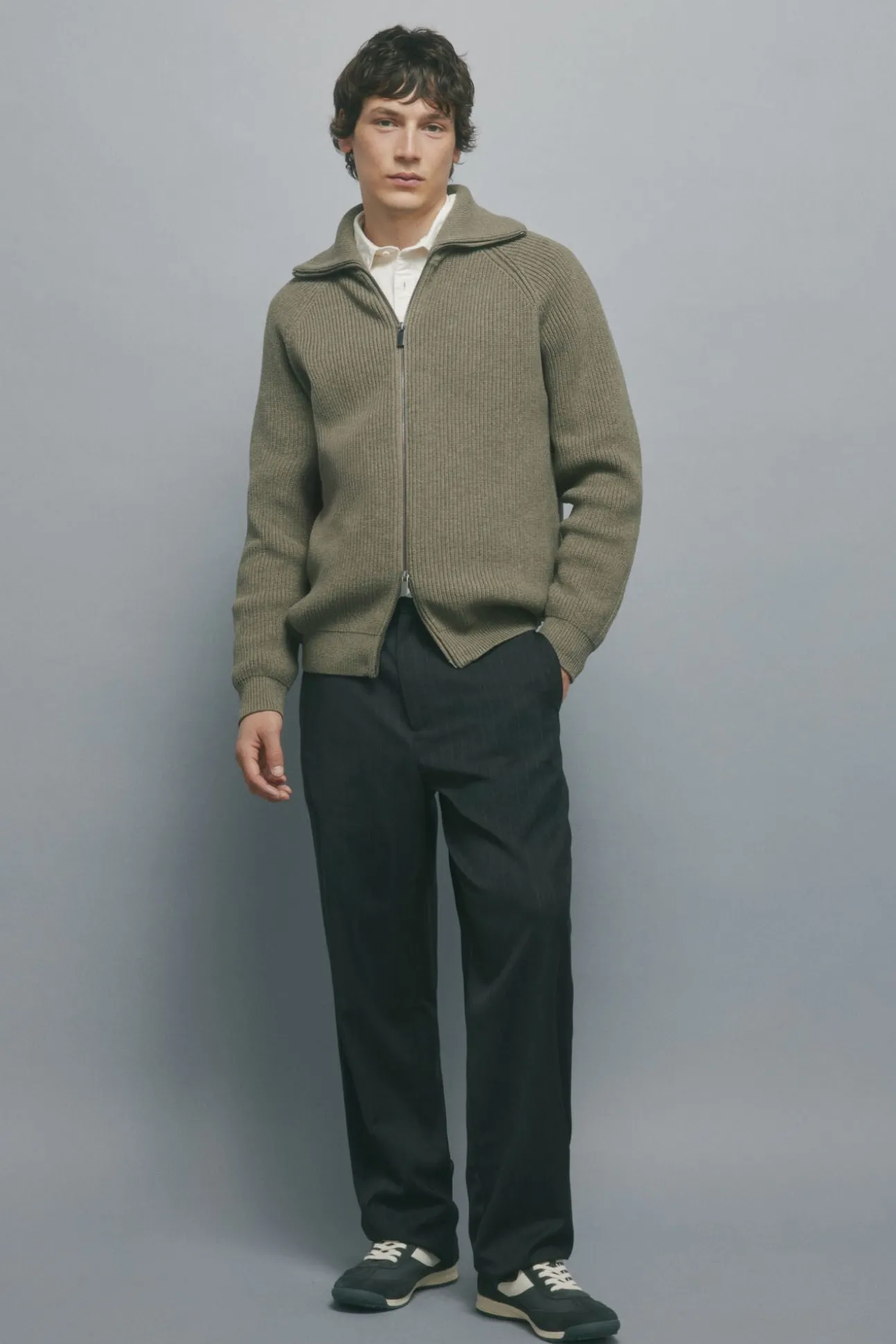 Pantalón rayas straight fit