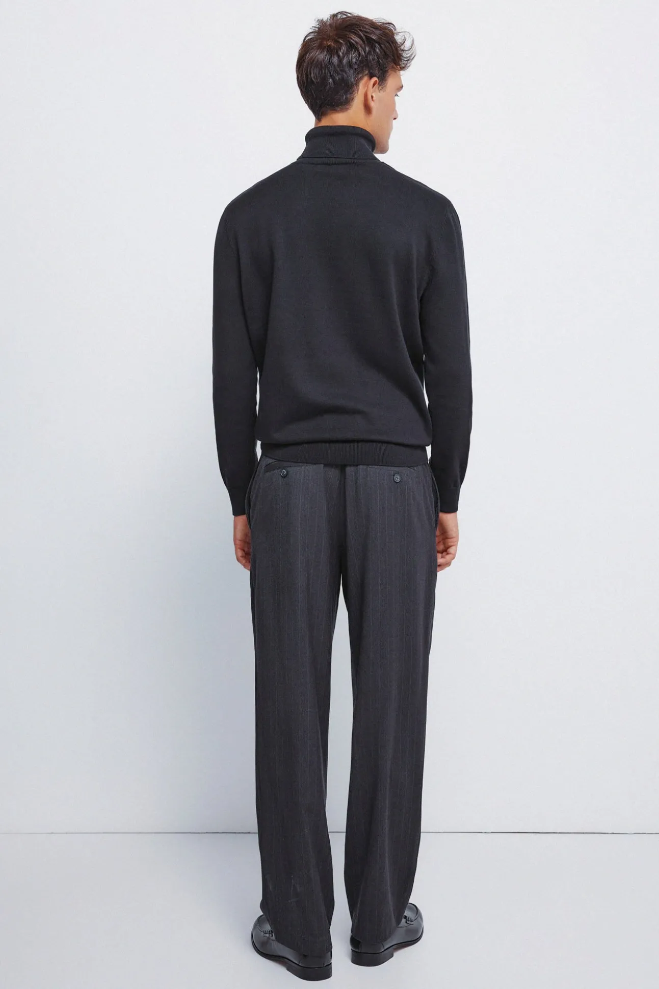 Pantalón rayas straight fit