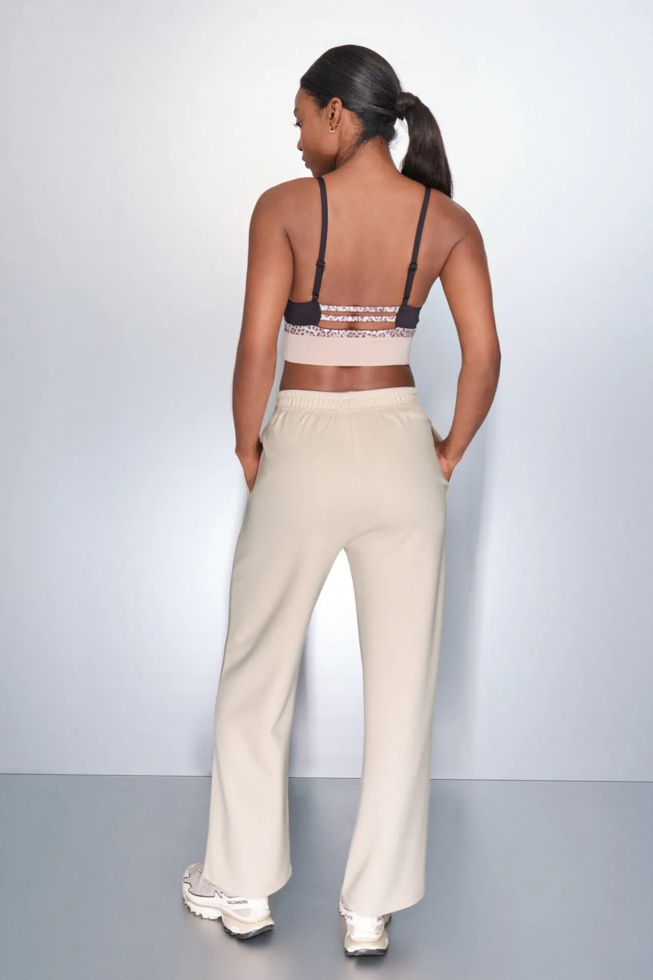 Pantalón recto ancho canalé beige