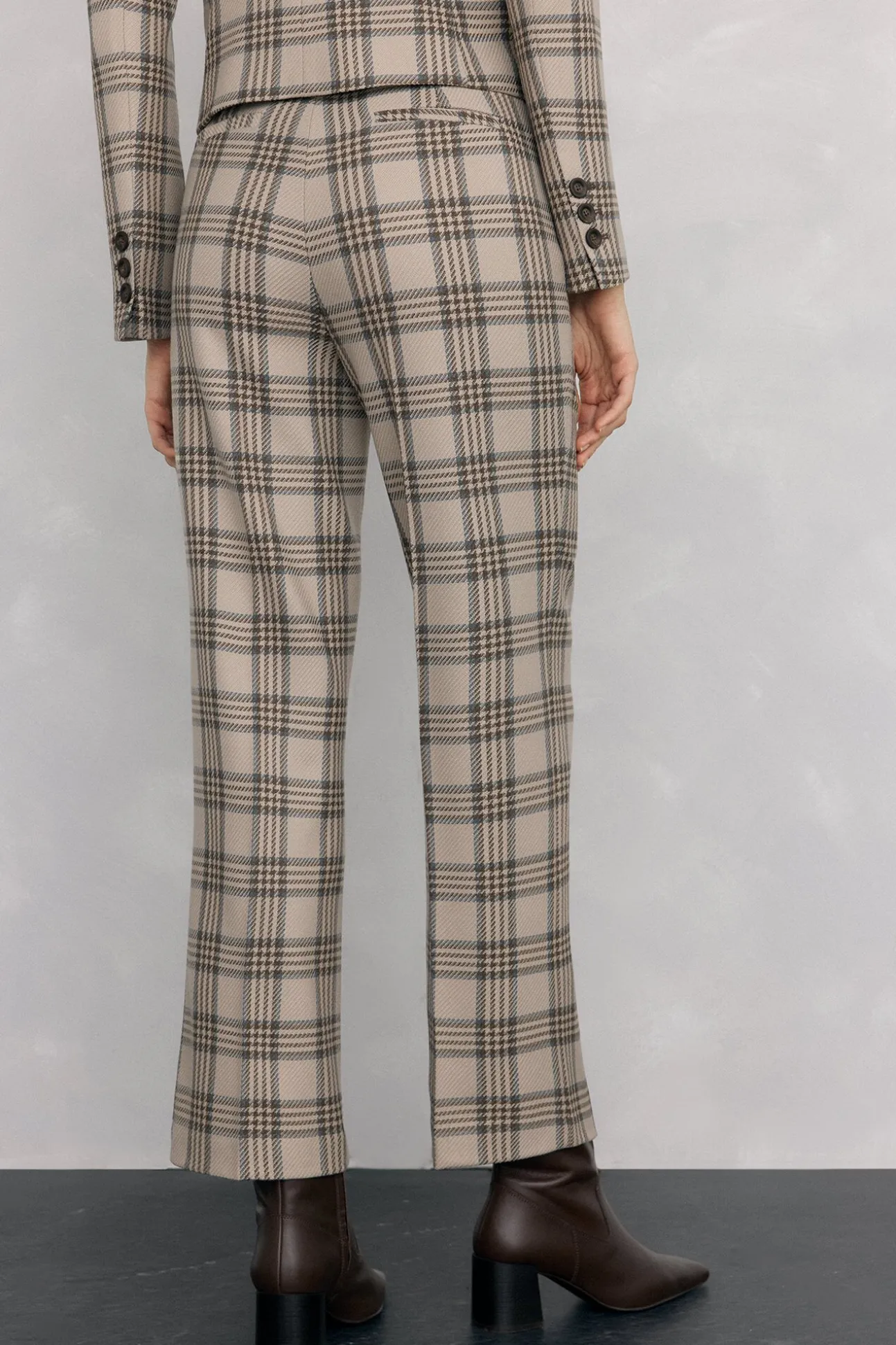 Pantalón recto de cuadros