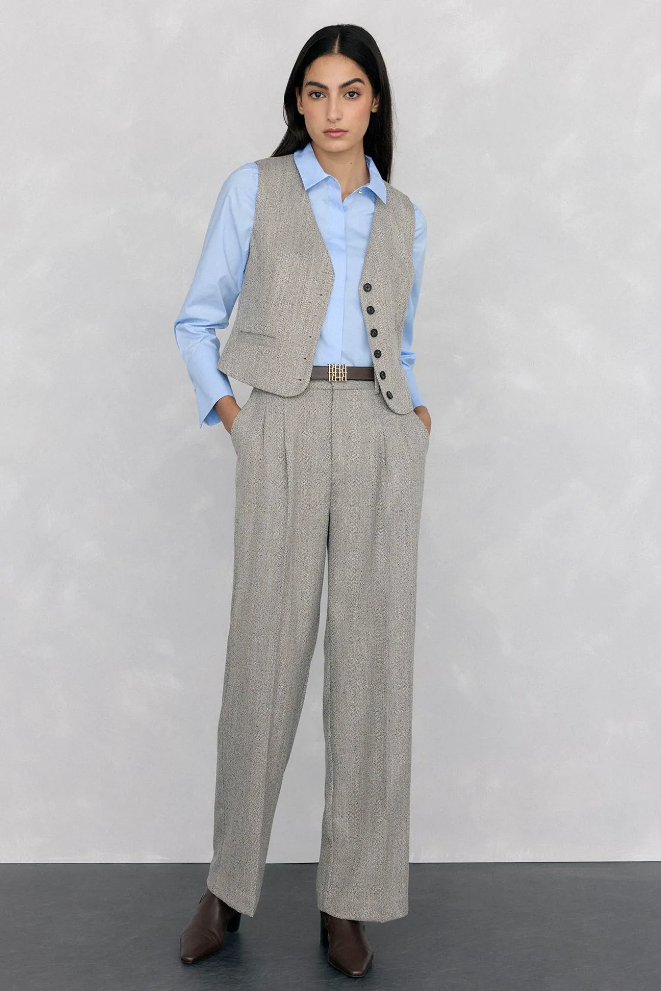 Pantalón recto textura espiga