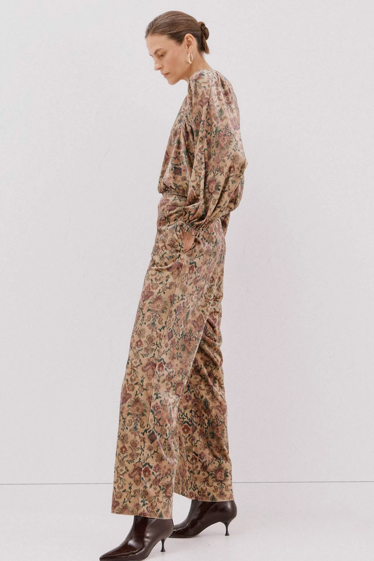 Pantalón terciopelo estampado