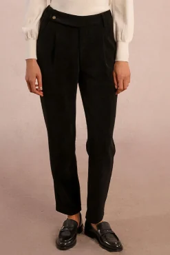 Pantalón tobillero en tejido de micropana