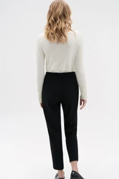 Pantalón traje detalle botones