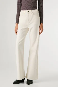 Pantalón vaquero acampanado tiro alto