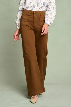 Pantalón vaquero botón Camel