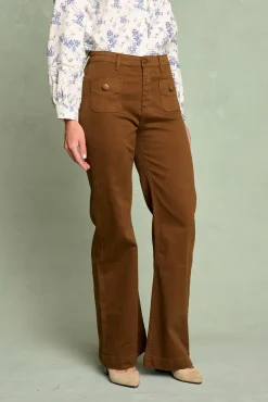Pantalón vaquero botón Camel