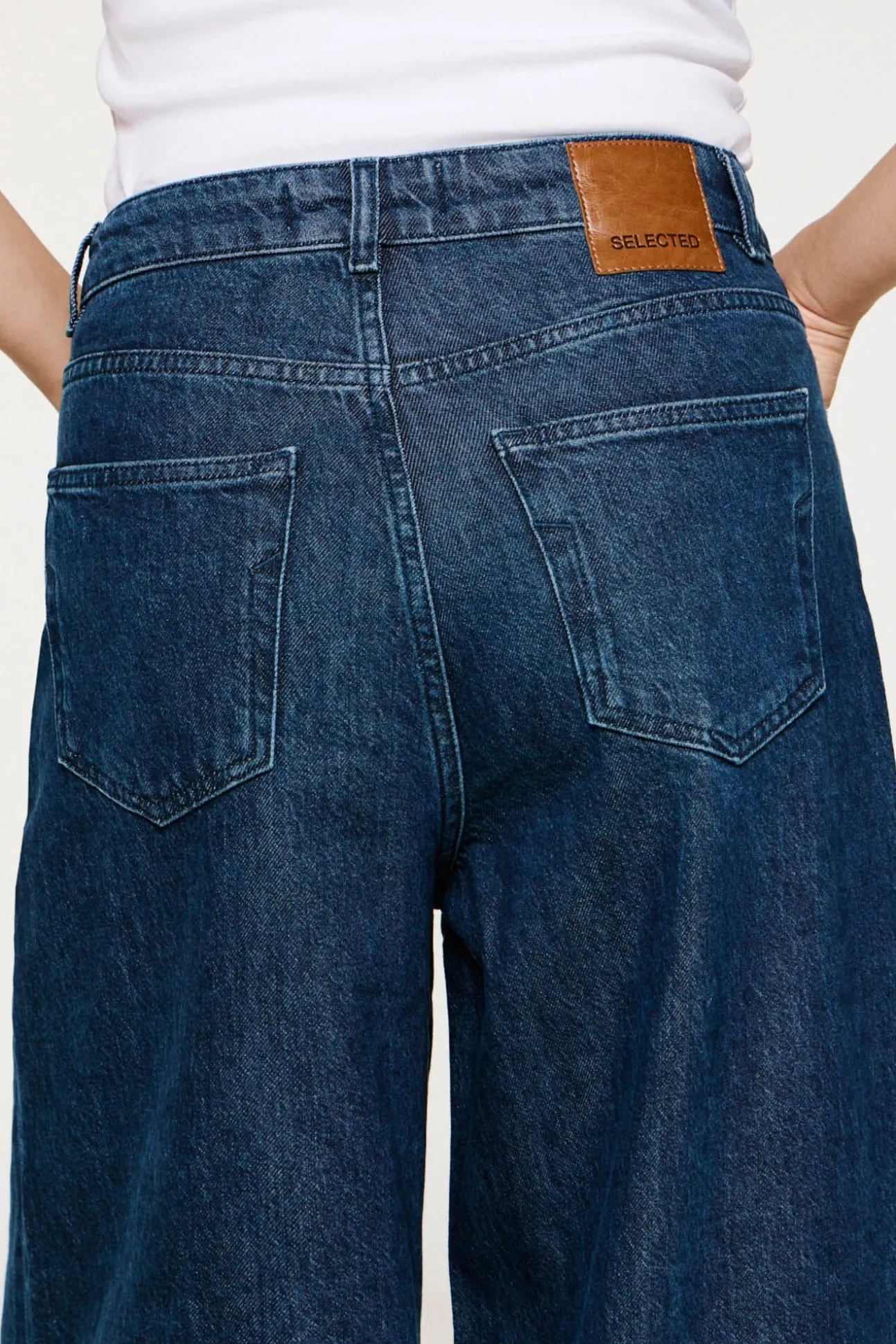 Pantalón vaquero pinzas algodón orgánico.