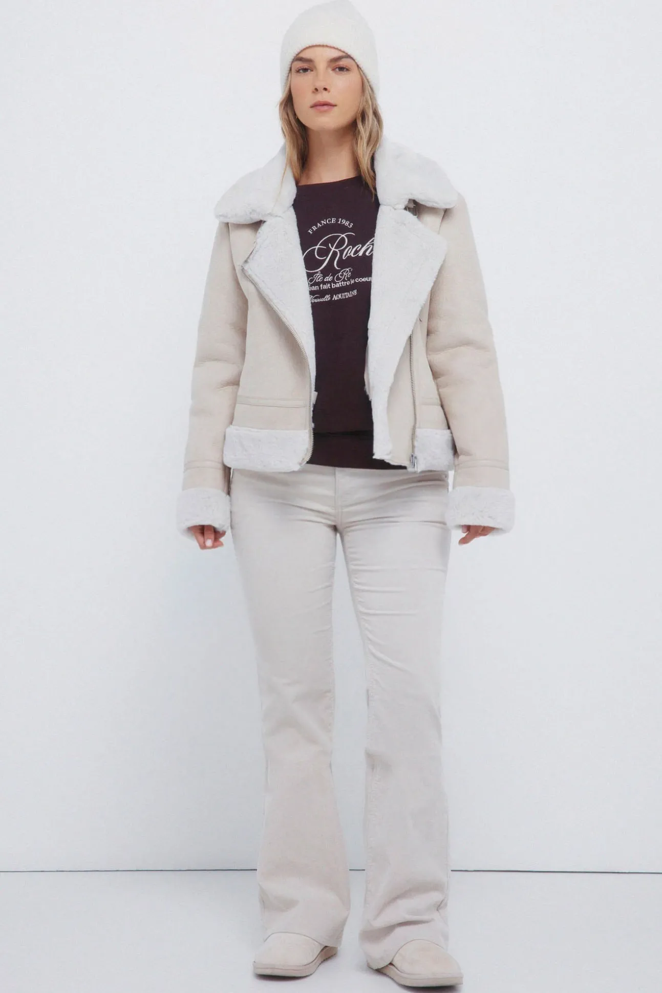 Pantalones pana low flare