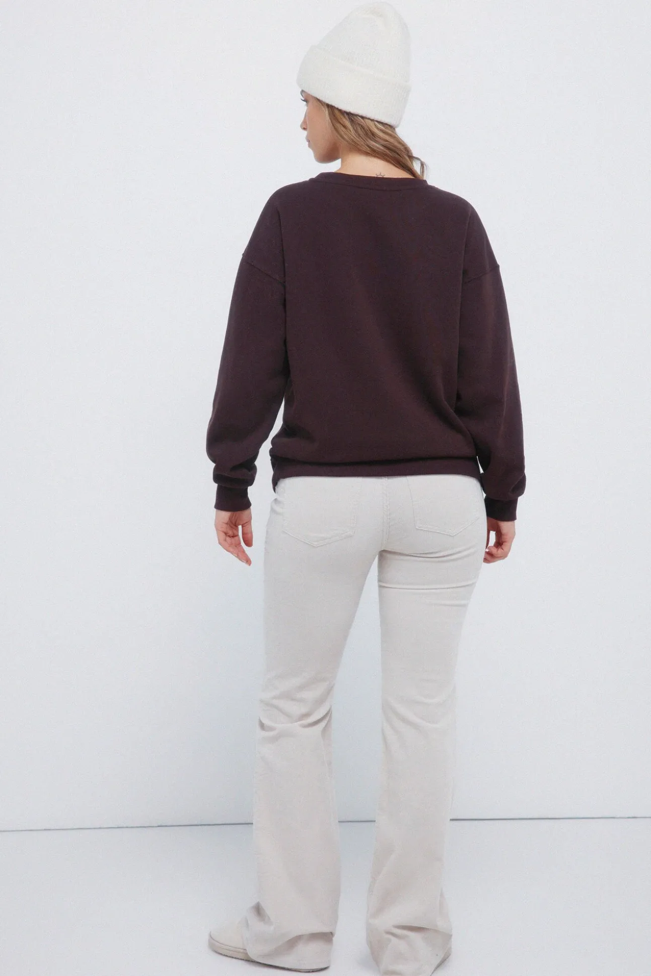 Pantalones pana low flare