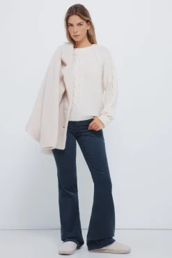 Pantalones pana low flare