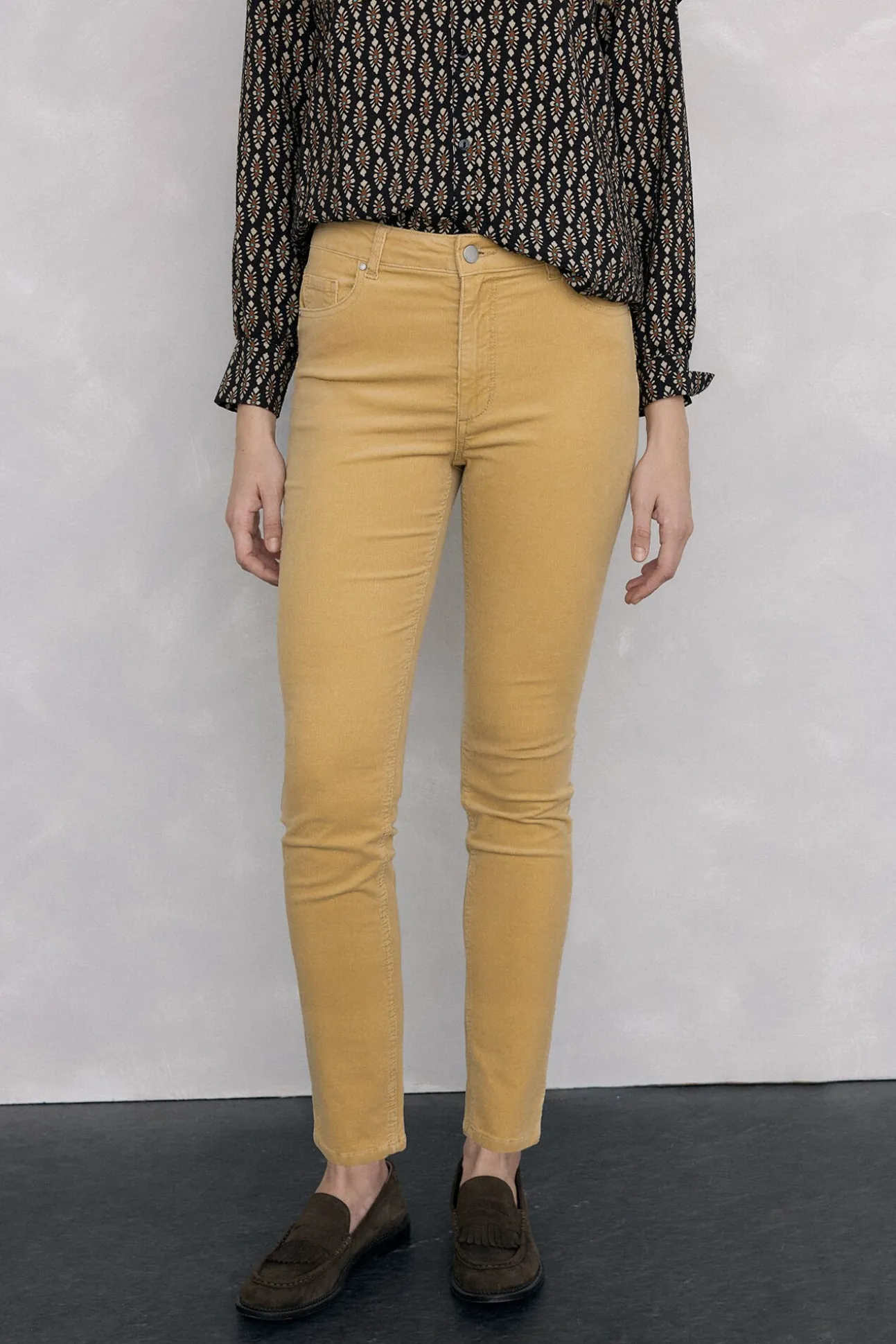 Pantalones pana push up