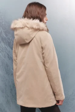 Parka capucha cierre metálico Sorona Aura