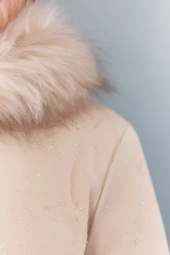 Parka capucha cierre metálico Sorona Aura