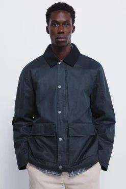 Parka corta cuello pana