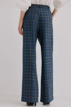Patricia. Pantalones cuadros