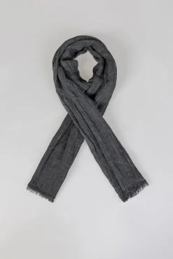 Pañuelo efecto desgastado.