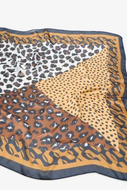 Pañuelo estampado leopardo