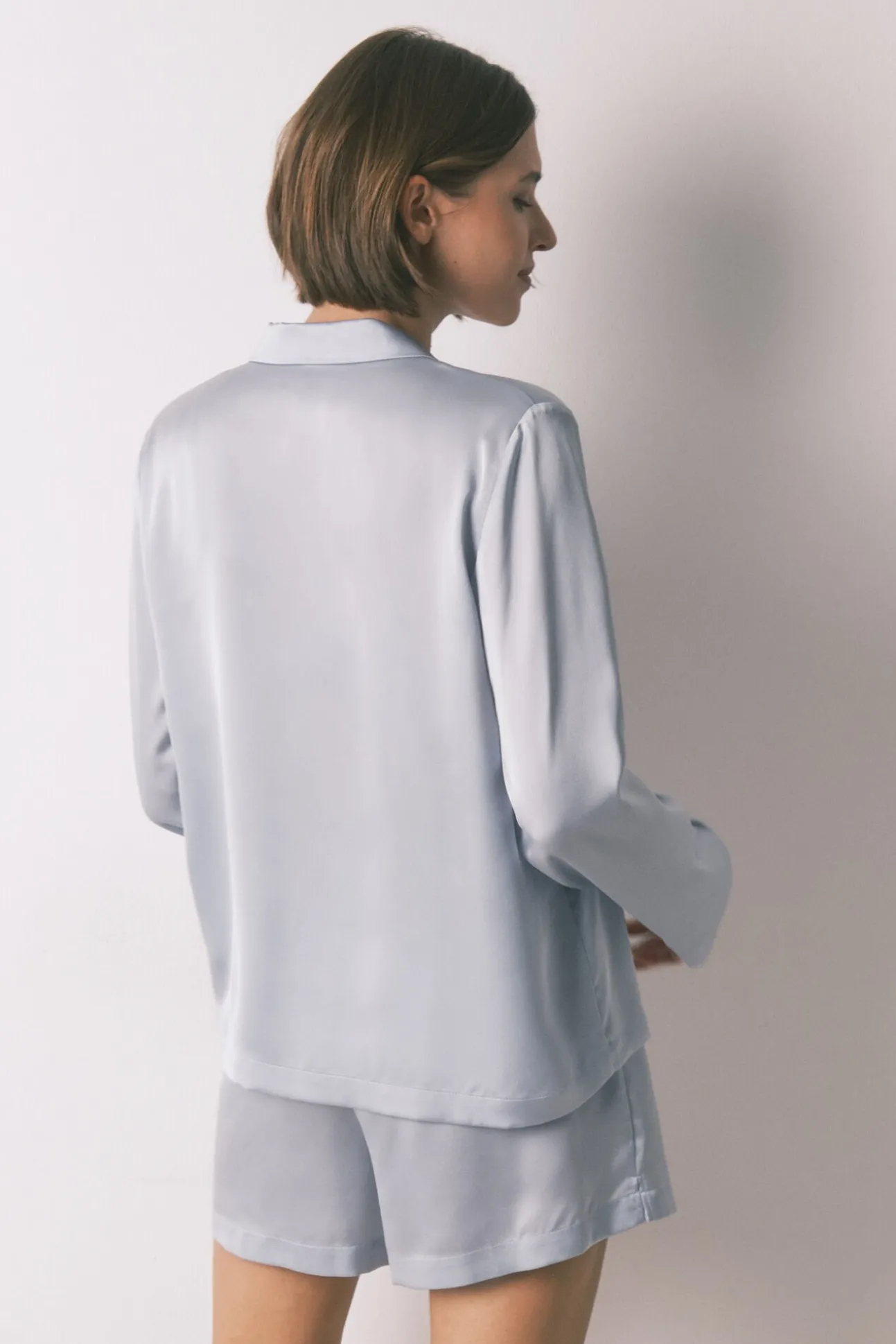 Pijama camisero corto satén azul