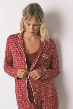 Pijama camisero largo estampado corazones rojo