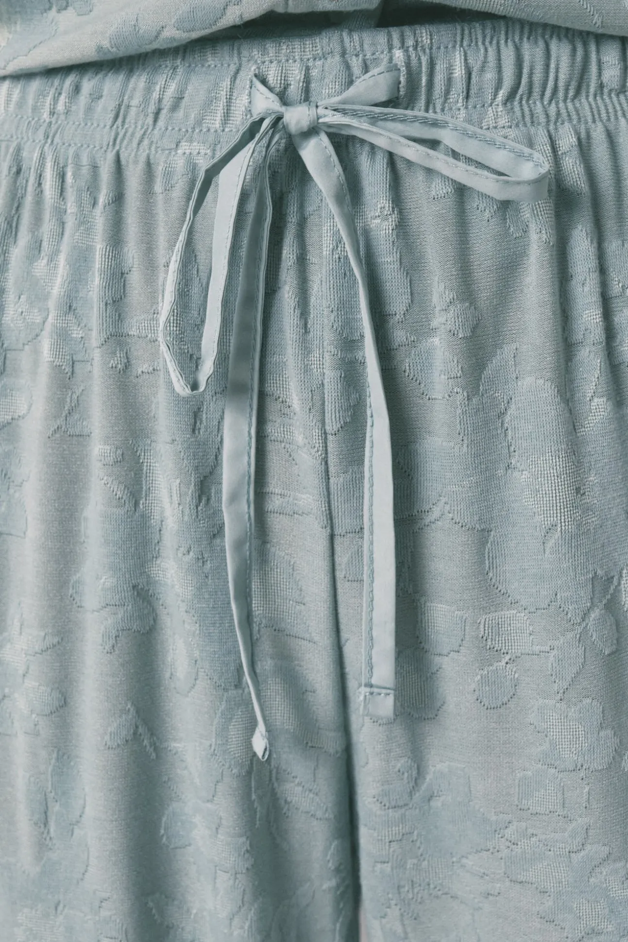 Pijama camisero largo jacquard floral verde