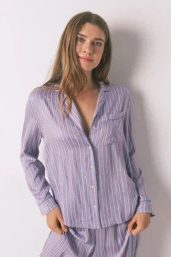 Pijama camisero largo satén print rayas