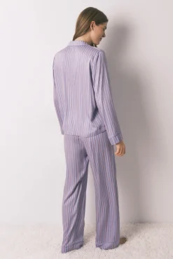 Pijama camisero largo satén print rayas