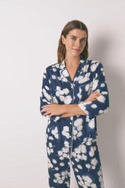 Pijama camisero largo viscosa floral azul