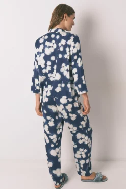 Pijama camisero largo viscosa floral azul