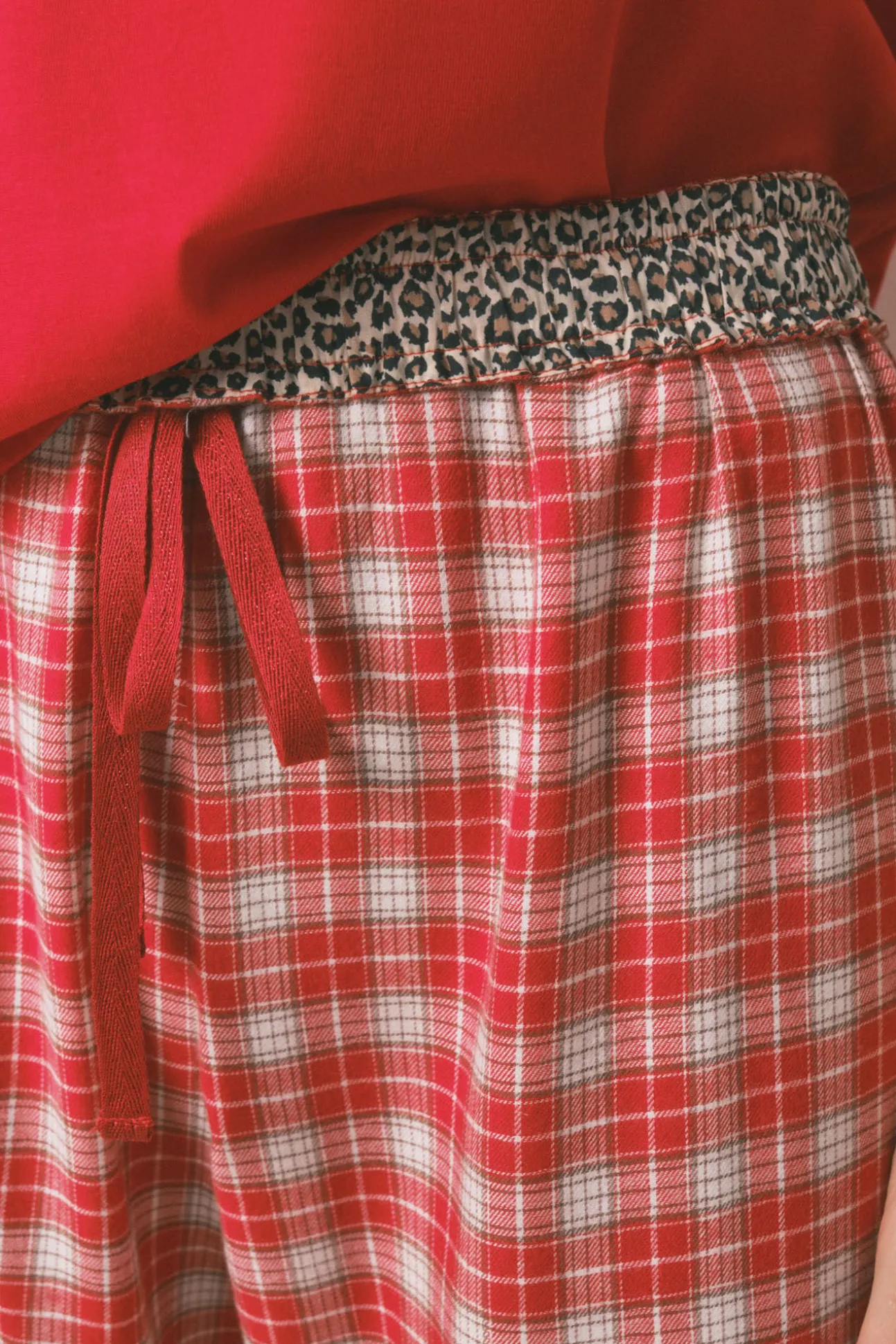 Pijama largo 100% algodón rojo cuadros Snoopy