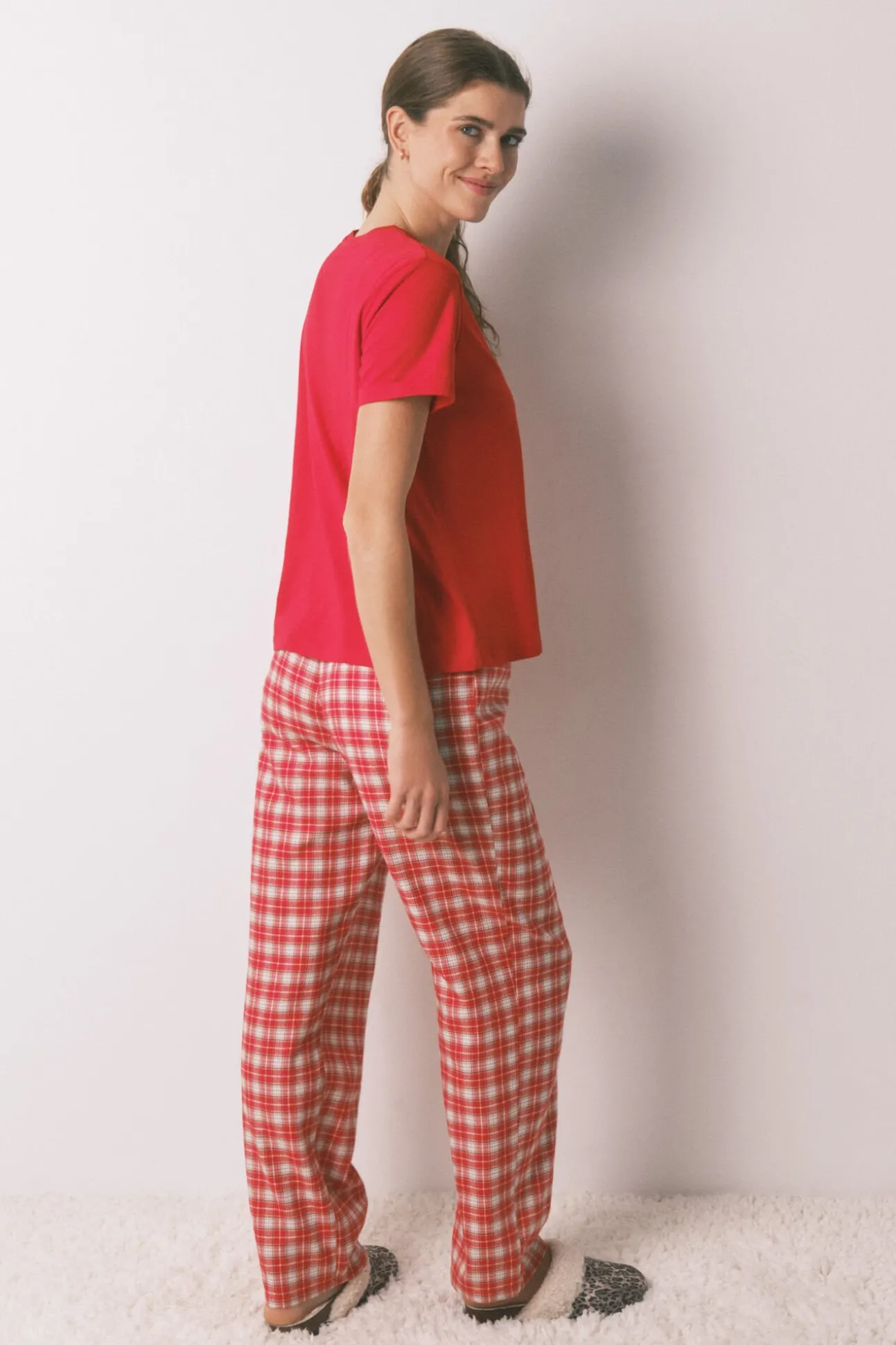 Pijama largo 100% algodón rojo cuadros Snoopy