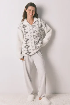 Pijama largo borrego y polar estampado