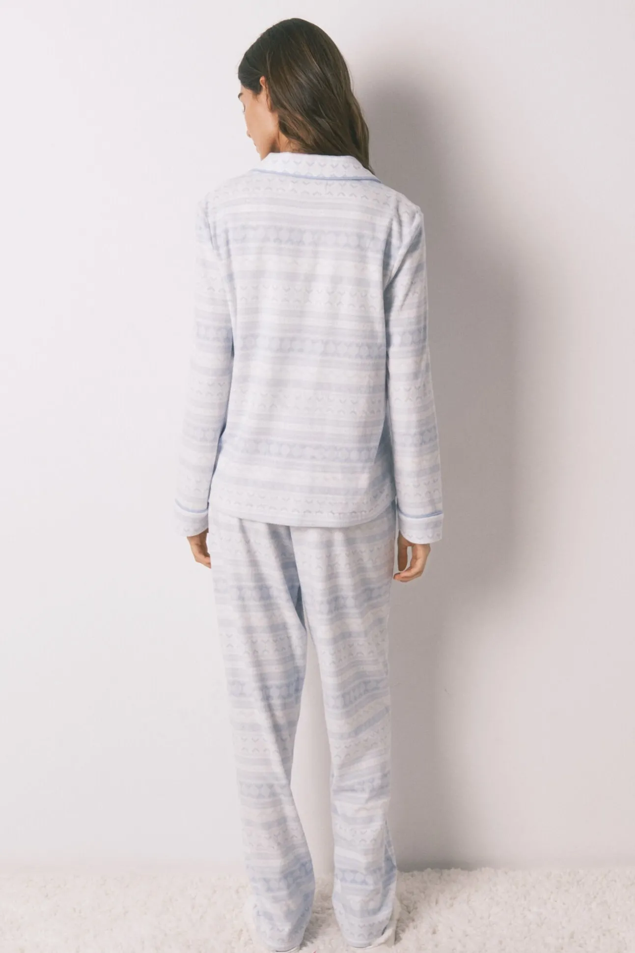 Pijama largo camisero polar cenefa