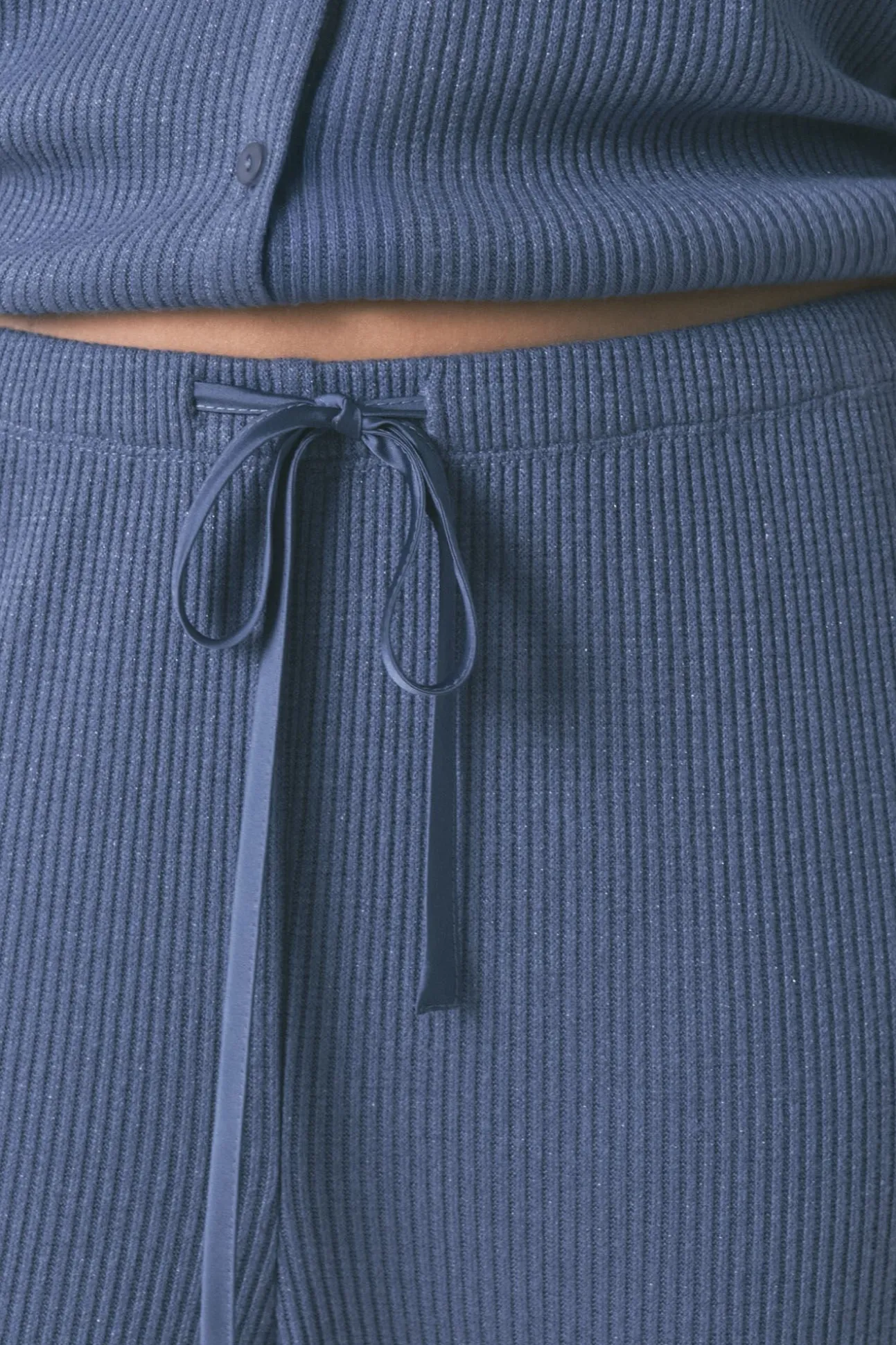 Pijama largo canalé efecto brillo azul