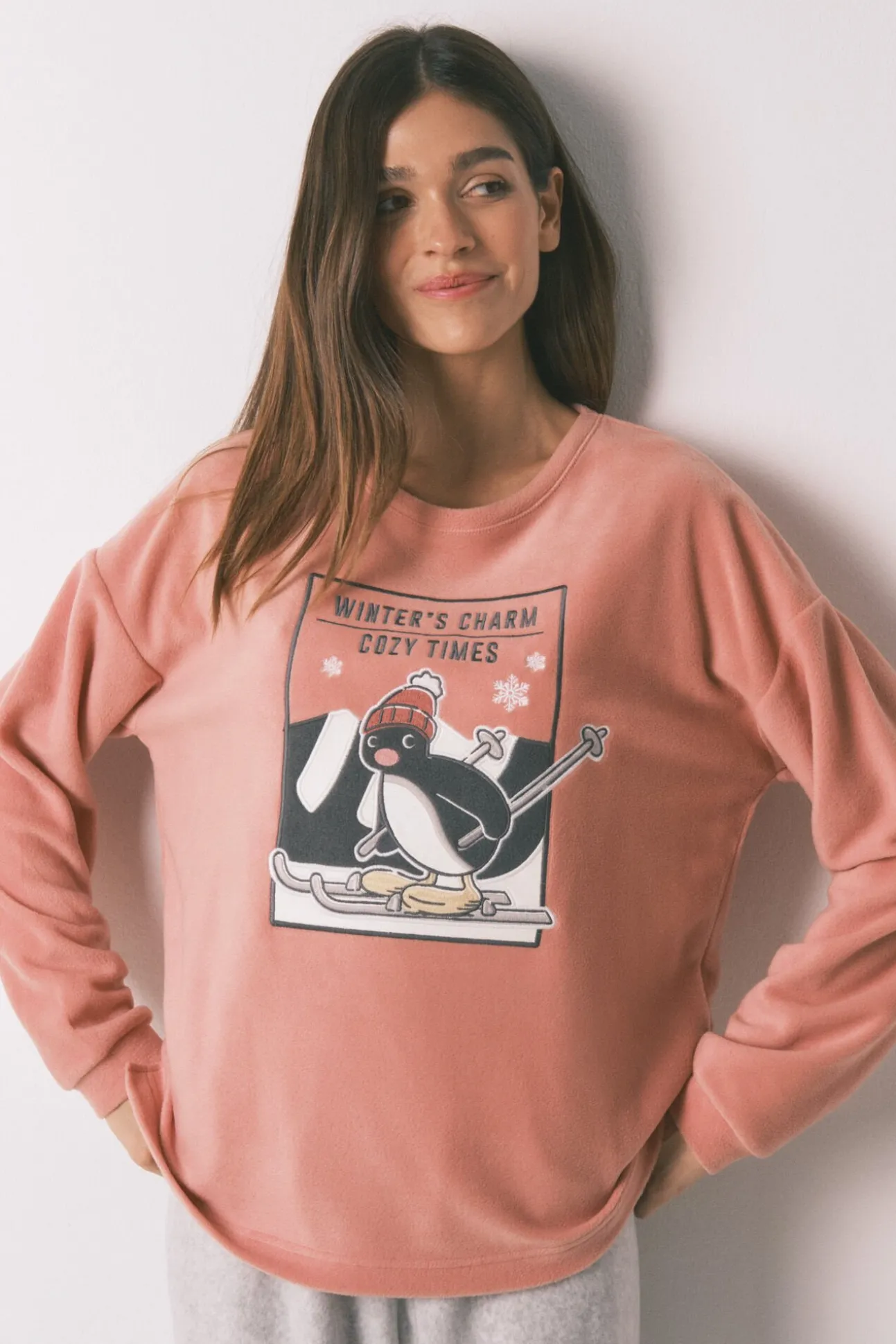 Pijama largo polar suave rosa y gris Pingu