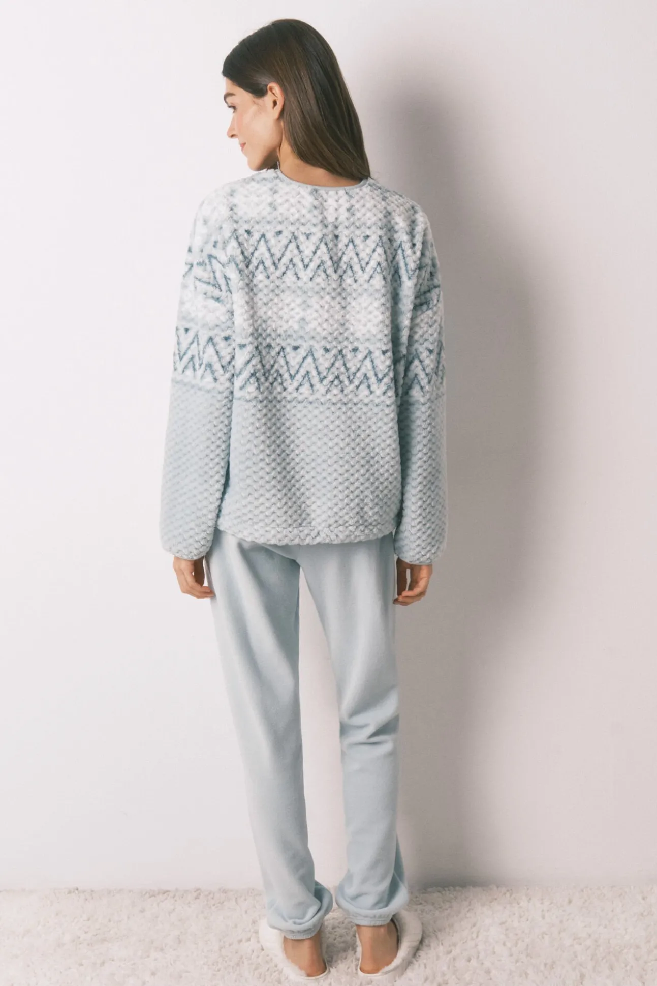 Pijama largo polar verde cenefa