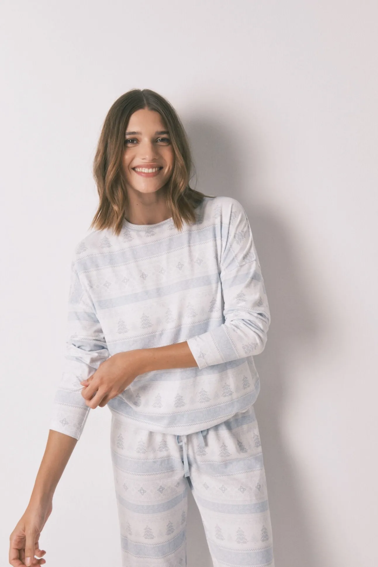 Pijama largo punto suave cenefas azul