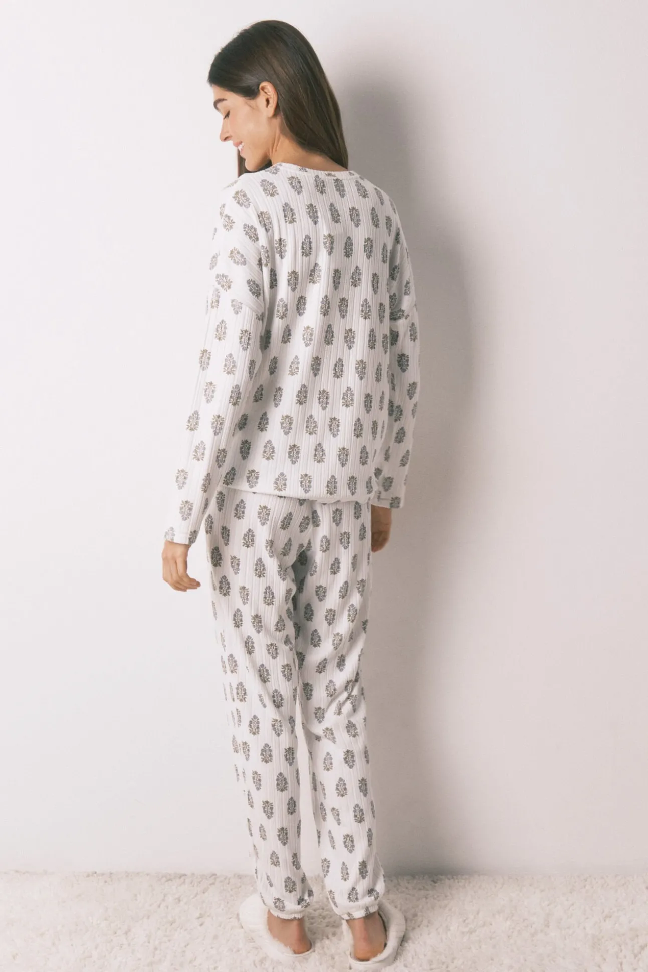 Pijama largo super soft flores