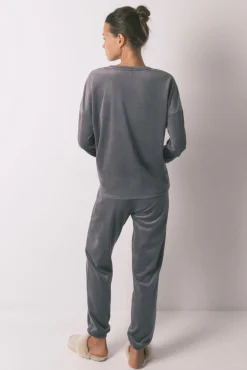 Pijama largo terciopelo suave gris brillo