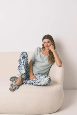 Pijama satén viscosa floral verde