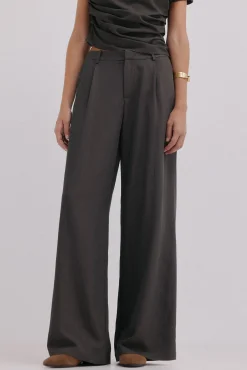 Poline. Pantalones fluidos