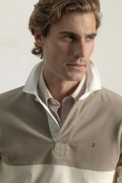 Polo franjas anchas contraste piedra