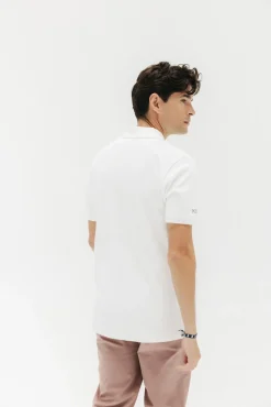 Polo lavado bordado a contraste