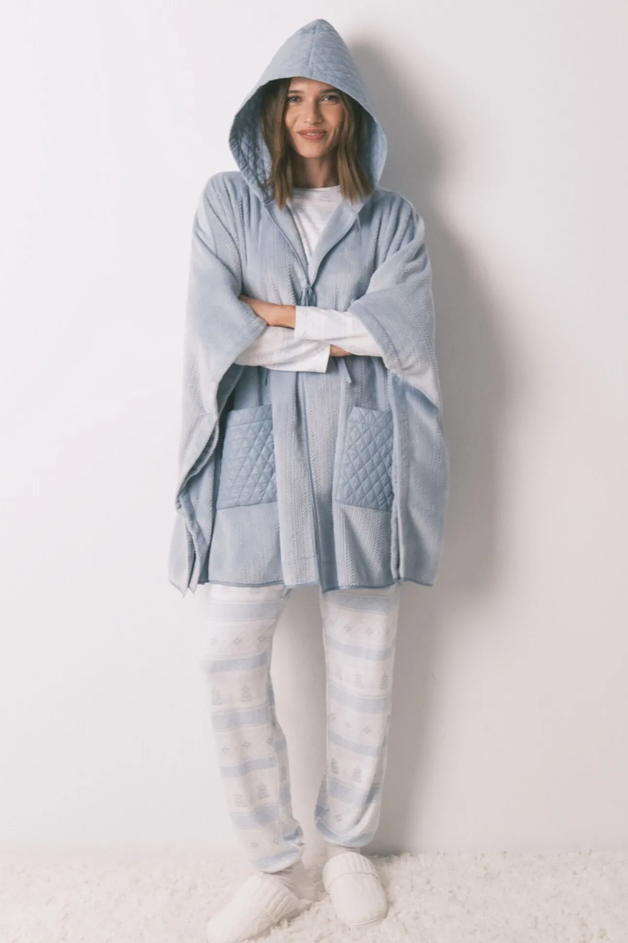 Poncho corto polar relieve azul