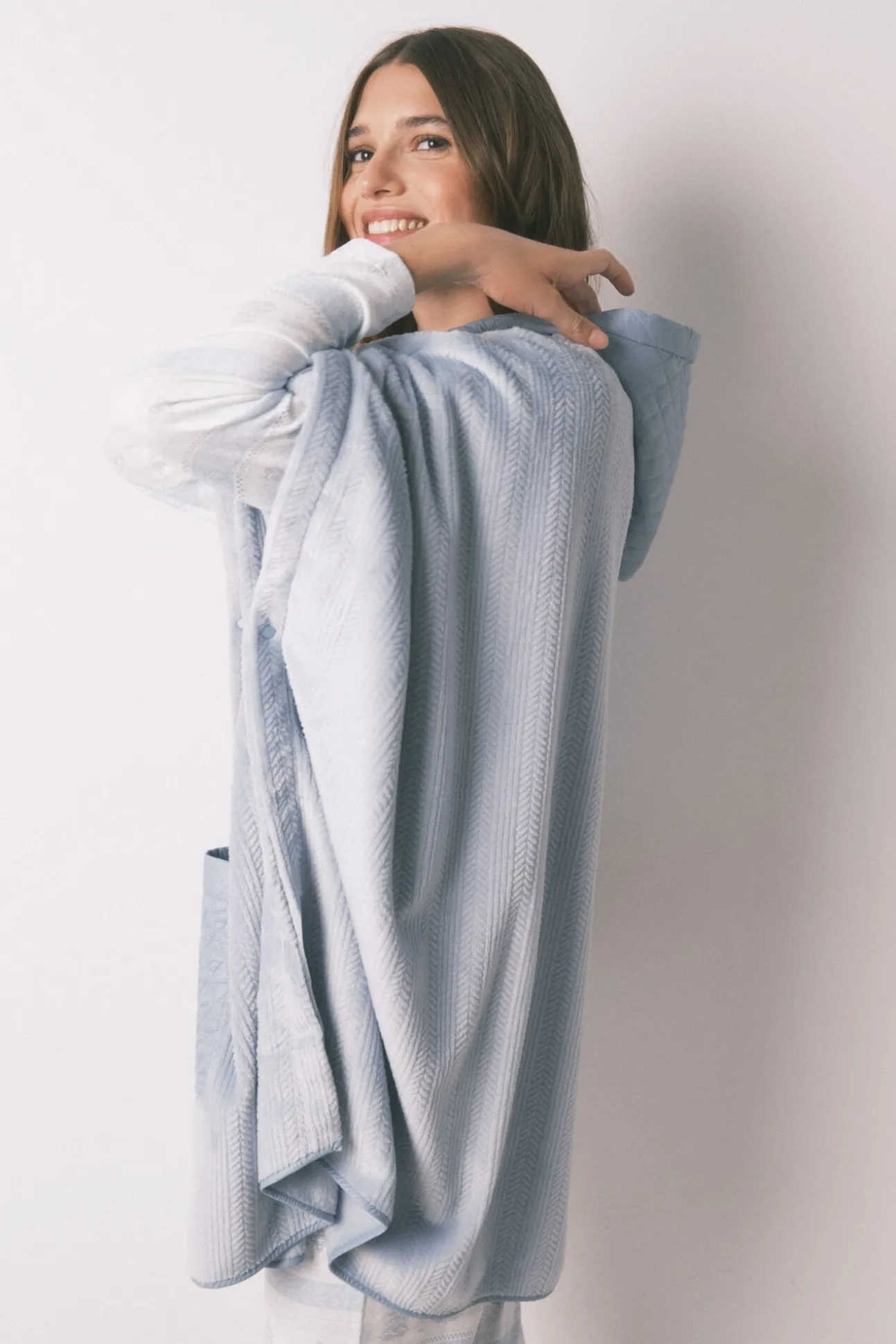 Poncho corto polar relieve azul